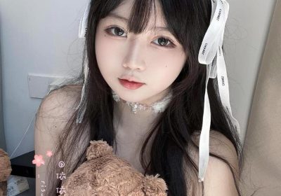 从艳如桃花的美照到蜿蜒曲折的细节，是依酱呀百度网盘无删摄影图片包