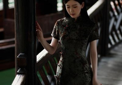 骨感美女cos chloe霏霏高跟鞋，照片原图多角度呈现。