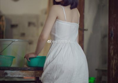 听七月喵子酸奶眼镜诉说cos的故事，让我们更加了解她的独特魅力