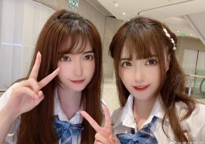 极致美感：果哝双子素颜无删版美丽图鉴赏。