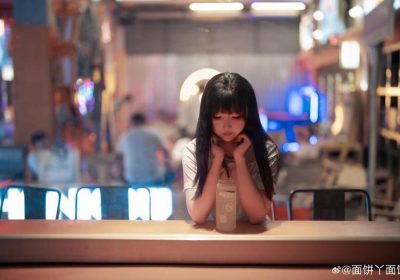 漫天星河的面饼仙儿白丝：摄影作品中的美艳佳人