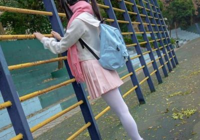 绝妙的阿诺不是施瓦辛戈粉色校服套