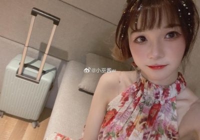 小巫酱w口的唯美作品赏析