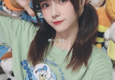 想看更多cosplay吗？B站小巫酱w口的原创cosplay作品等你来欣赏