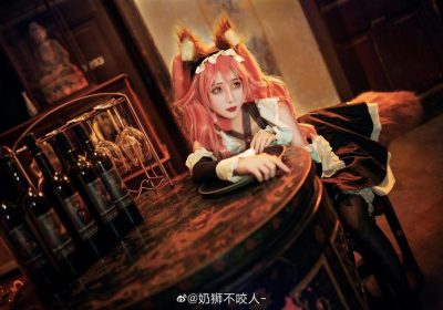 奶狮不咬人cos最新美丽图大揭秘。