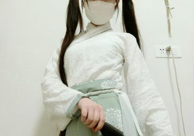今天我给大家分享几张我穿着西尔酱水手服的美丽图。