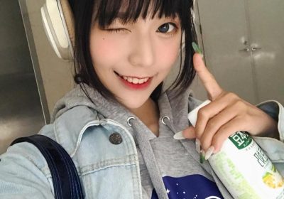 舞小喵蓝色吊带上衣：绝美丽图片包一次收纳。