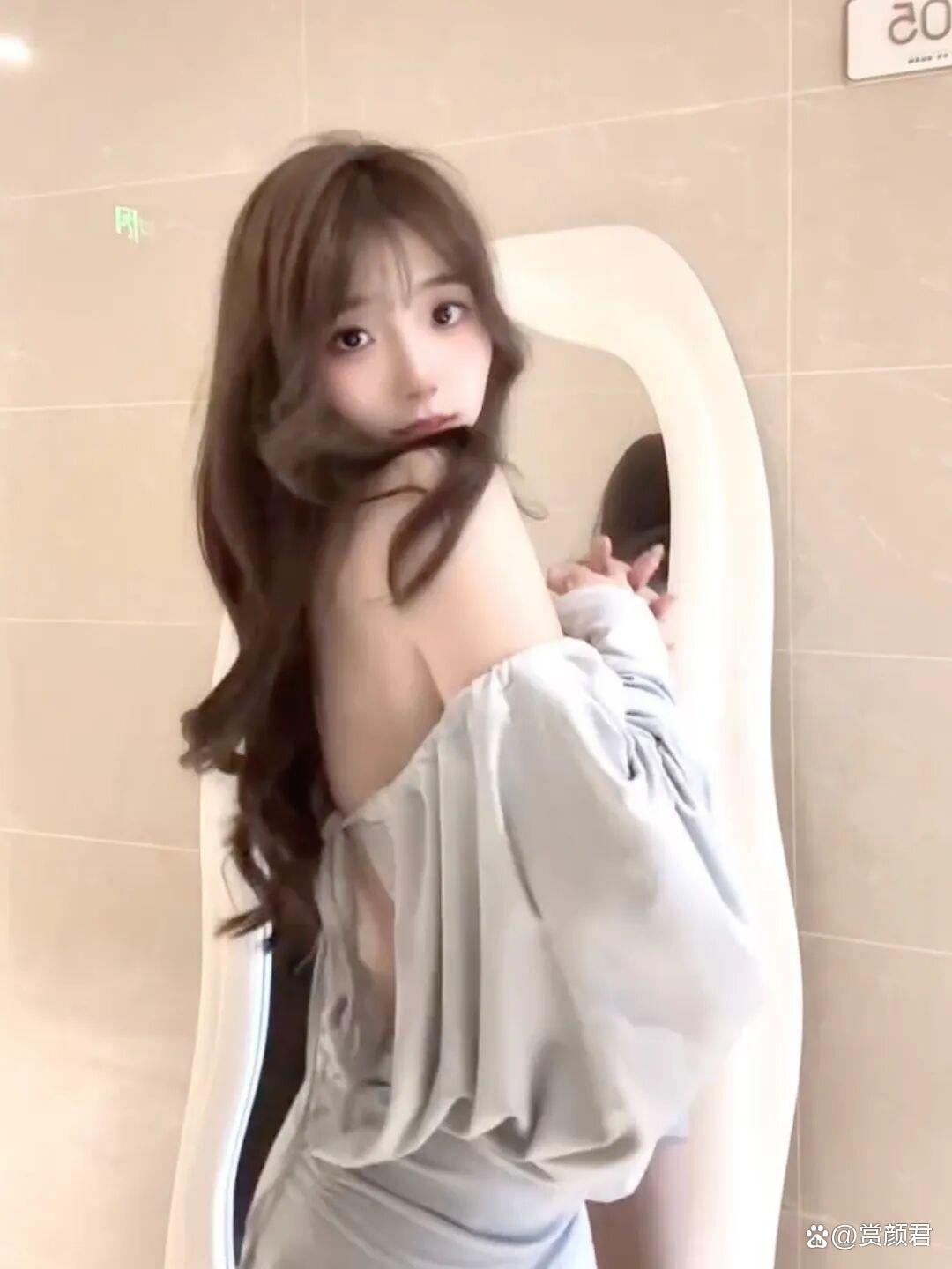 百万网红sunny77｜凭舞蹈+治愈系圈粉全网，大方甜妹美到犯规！