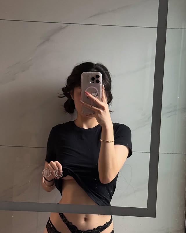 都是77🙈“宝贝77”😍身材炸裂&运球娴熟 今日上身东契奇球衣-6