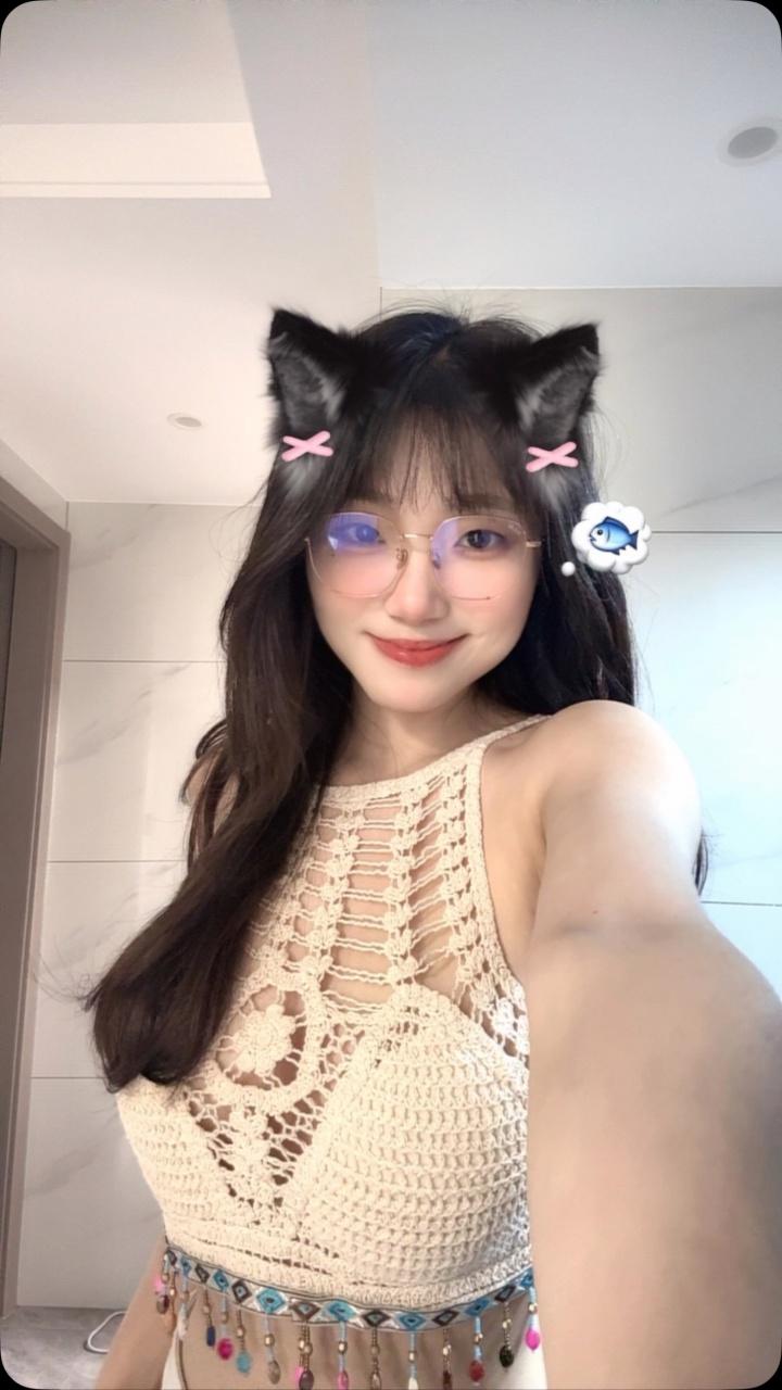 都是77🙈“宝贝77”😍身材炸裂&运球娴熟 今日上身东契奇球衣-2