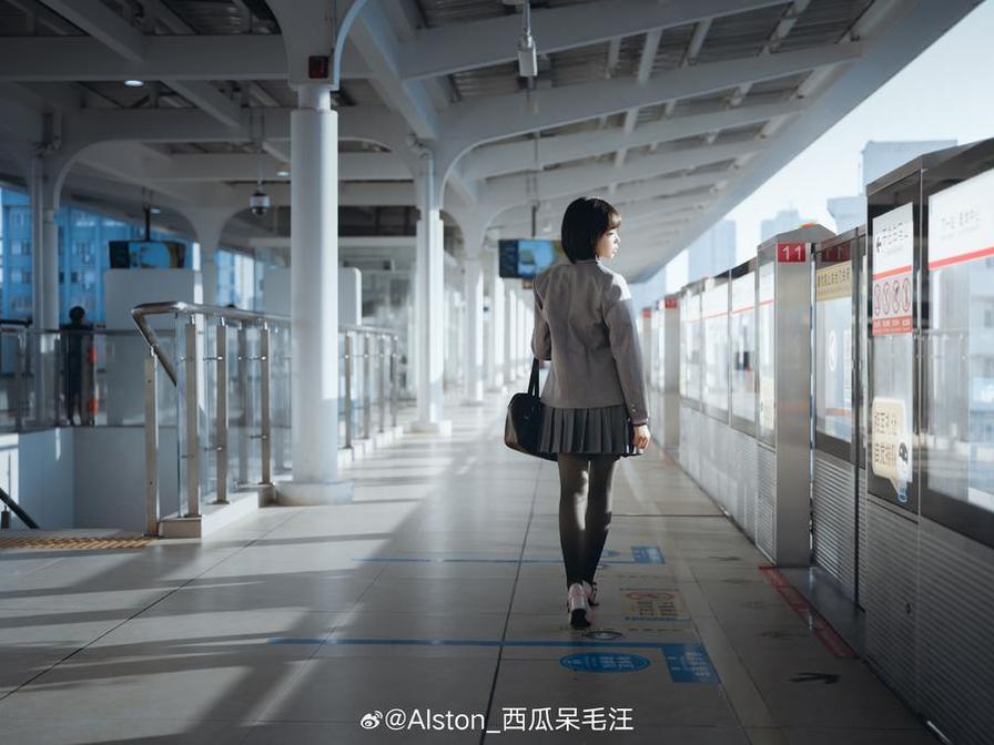 西瓜呆毛汪少女进行时,一起看原图里的绝美瞬间 西瓜呆毛汪少女进行时,一起看原图里的绝美瞬间