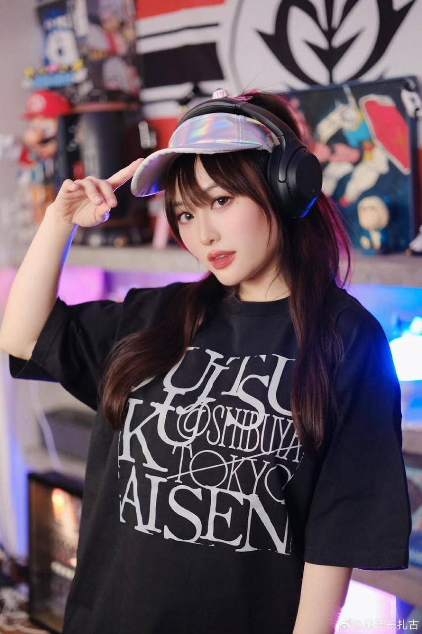 超萌coser脱尾巴Mizuki,更新最新作品与大家分享 超萌coser脱尾巴Mizuki,更新最新作品与大家分享