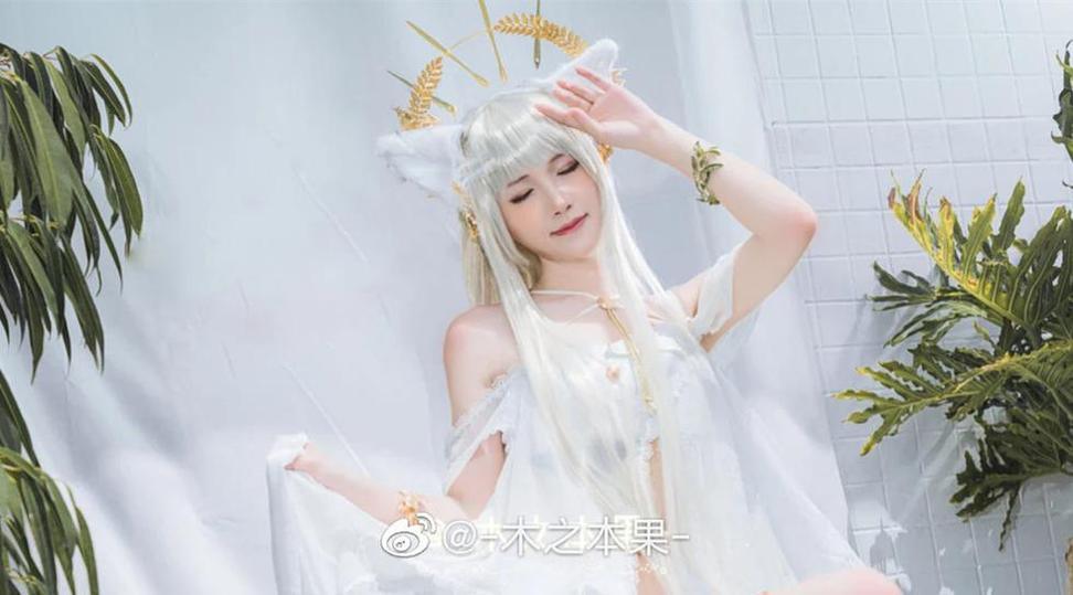 木之本果下班回家后,分享带有故事和情感的cos作品照片,让你感受到别样的世界。 木之本果下班回家后,分享带有故事和情感的cos作品照片,让你感受到别样的世界。