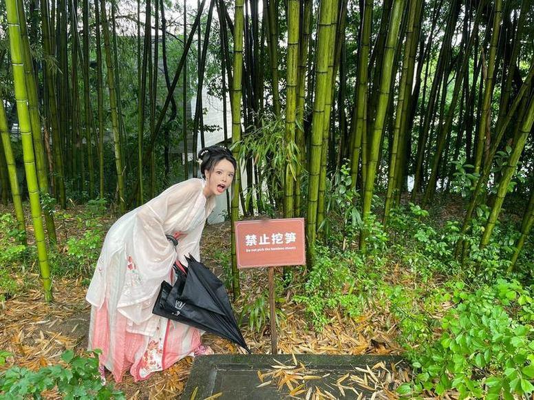 独家曝光!秋和柯基微博账号最新cos作品 独家曝光!秋和柯基微博账号最新cos作品