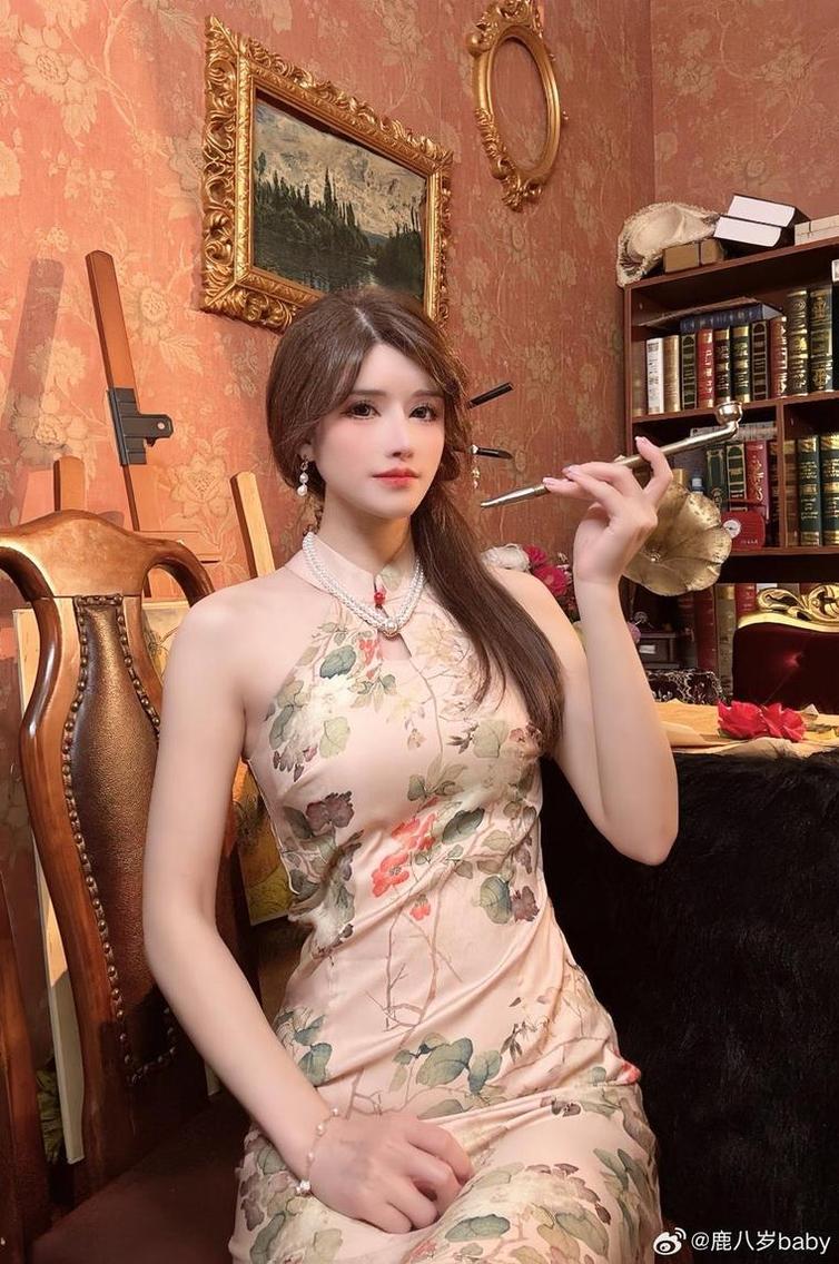 鹿八岁汉服艺术:照片分享,既美又养眼。 鹿八岁汉服艺术:照片分享,既美又养眼。