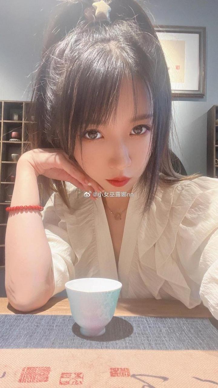 源源不断的小巫女露娜付费图片更新,让你时刻跟上cos界潮流 源源不断的小巫女露娜付费图片更新,让你时刻跟上cos界潮流