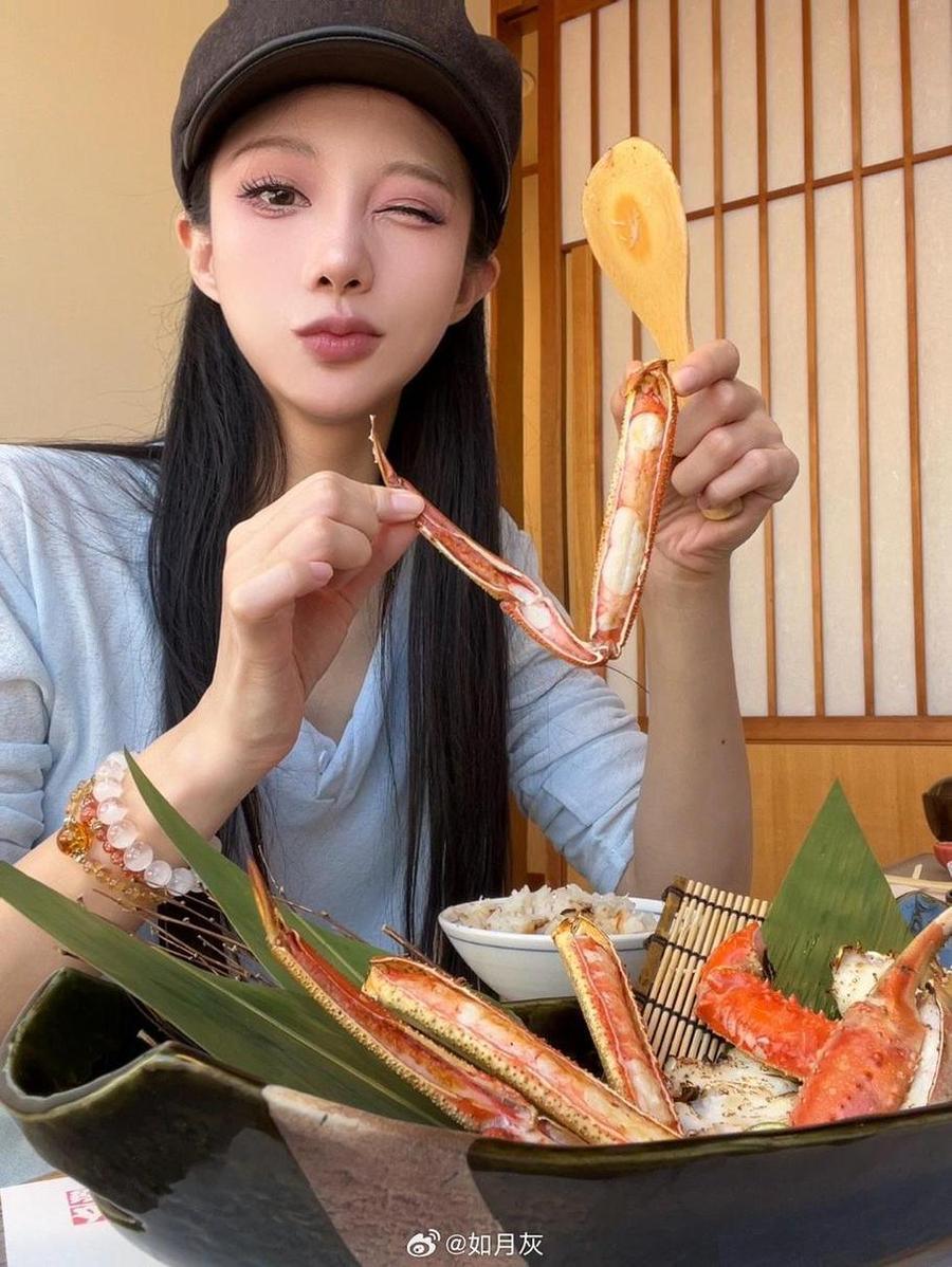 崔三娘cos如月灰合集:一次性拥有所有经典场景 崔三娘cos如月灰合集:一次性拥有所有经典场景