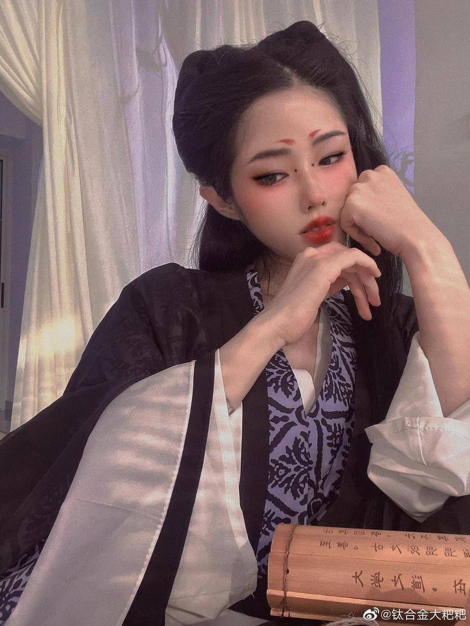 钛合金titi侠客摄影原图分享,打造超现实主义视觉 钛合金titi侠客摄影原图分享,打造超现实主义视觉