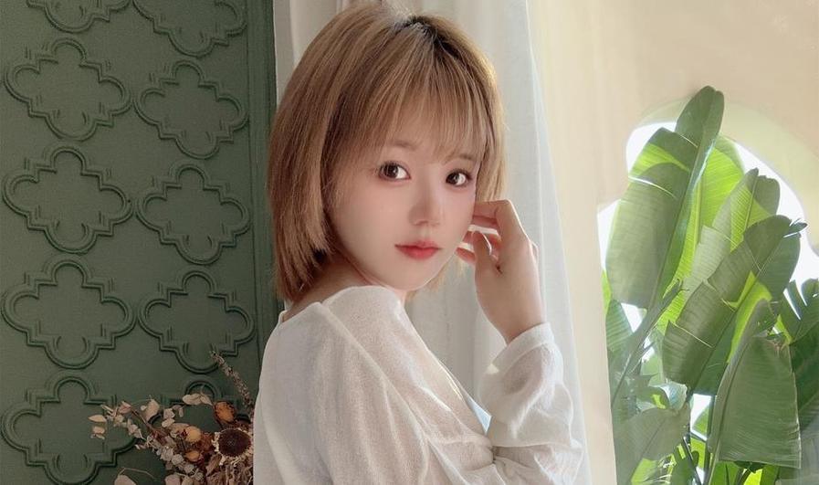 小仓千代路易九世cos登场,高清摄影还原动漫最美瞬间。 小仓千代路易九世cos登场,高清摄影还原动漫最美瞬间。