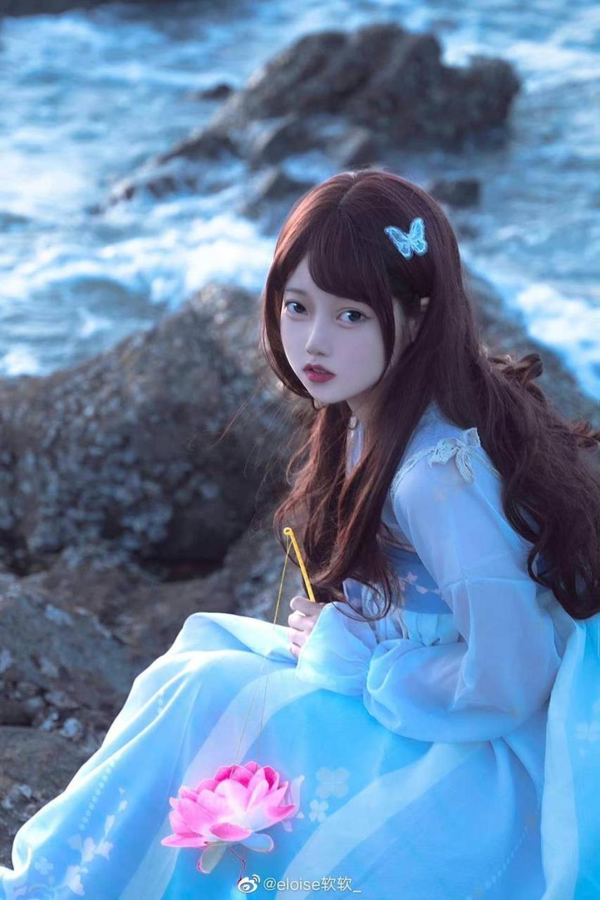 用Eloise软软资料,尝试自己cosplay的成就感与原图对比 用Eloise软软资料,尝试自己cosplay的成就感与原图对比