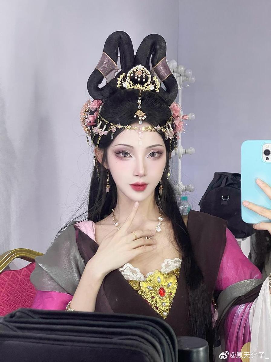 原天夕子简介:梦幻cosplay与摄影艺术的完美融合 原天夕子简介:梦幻cosplay与摄影艺术的完美融合