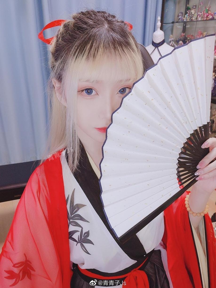 火热上线青青子AK,定制图片包尽享视觉盛宴 火热上线青青子AK,定制图片包尽享视觉盛宴