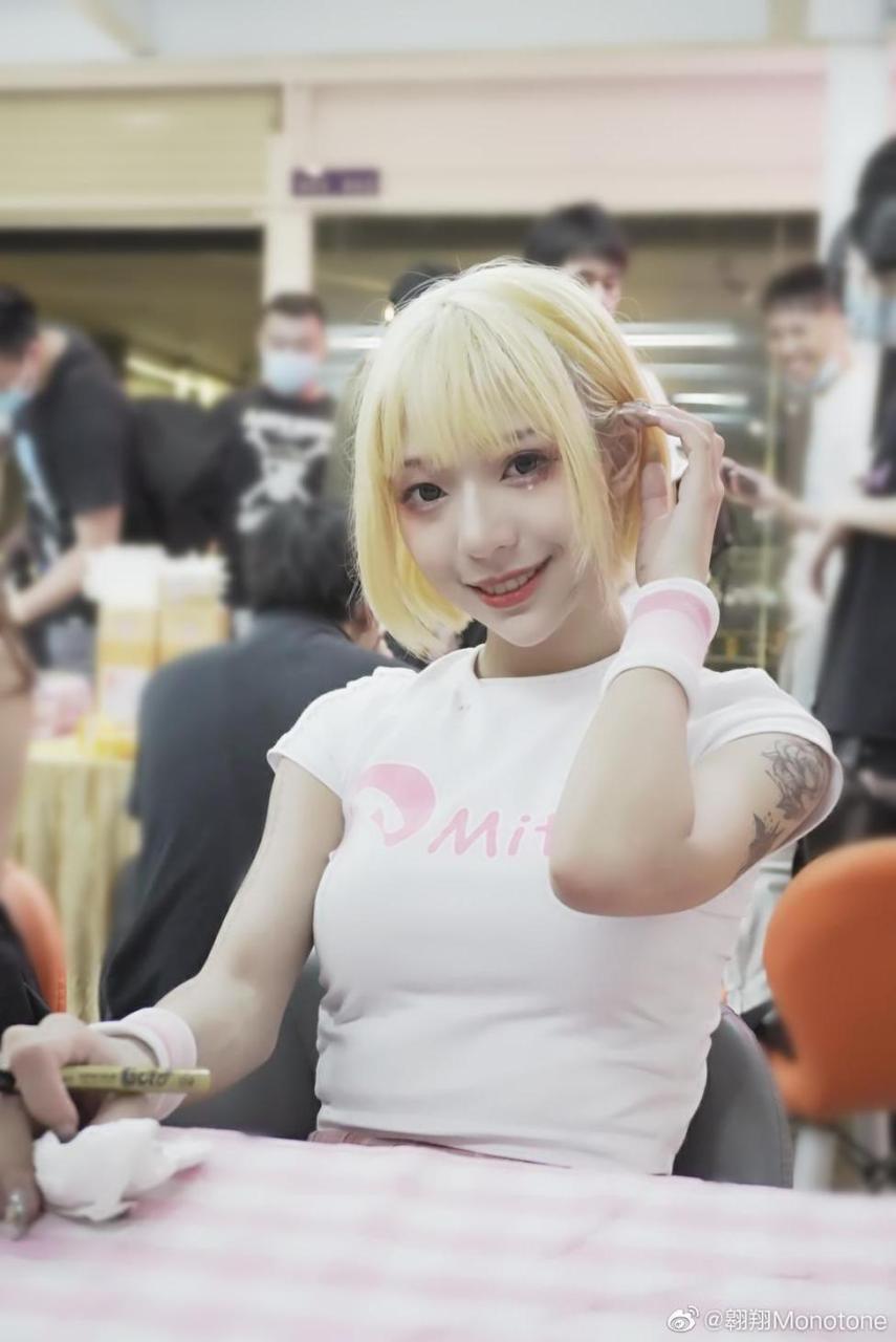 舞小喵cos地狱王女柠檬:cos的完美体验 舞小喵cos地狱王女柠檬:cos的完美体验