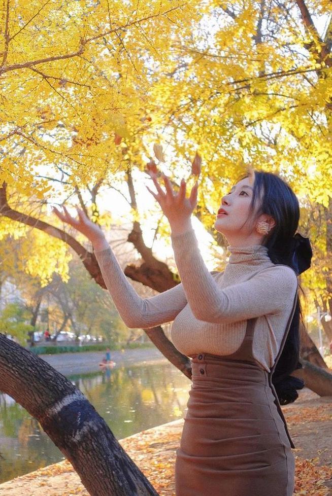风花雪月下的仙女:白银81纯白の圣女cosplay图片包 风花雪月下的仙女:白银81纯白の圣女cosplay图片包