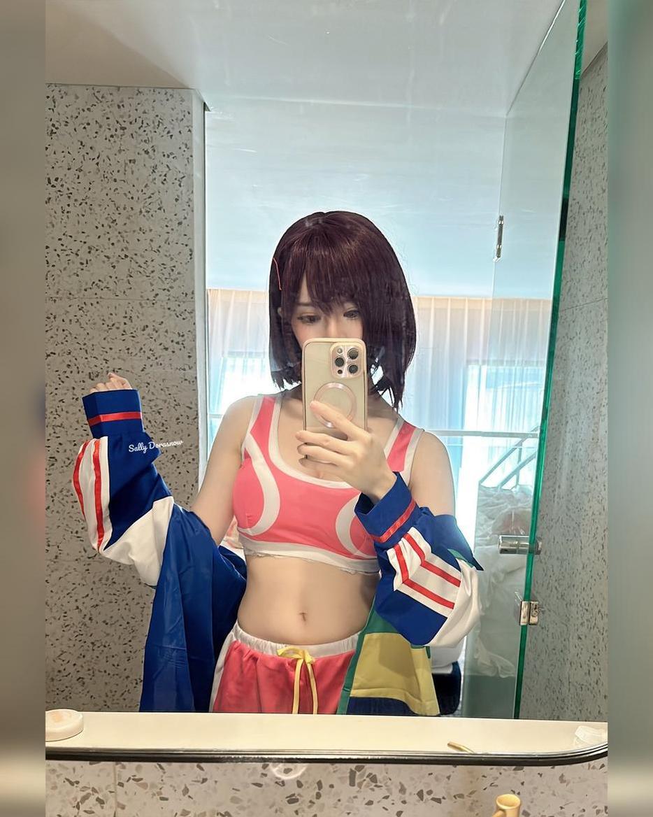 柔软绒毛的sallydorasnow可爱猫,摄影艺术之典范。 柔软绒毛的sallydorasnow可爱猫,摄影艺术之典范。