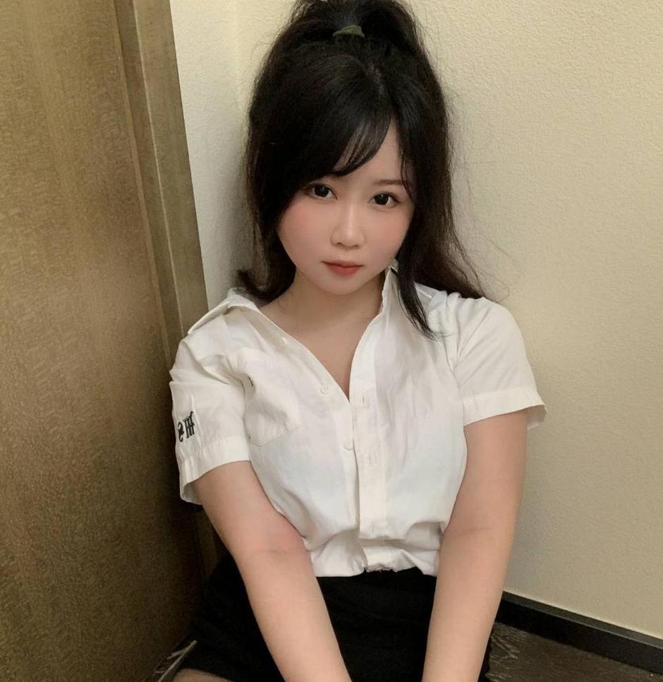 是依酱呀微博怎么了!独家原图让你一饱眼福 是依酱呀微博怎么了!独家原图让你一饱眼福
