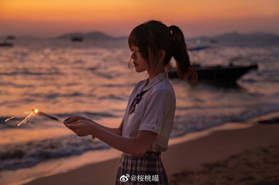 樱桃喵废弃教室的美丽图赏析:追忆时光的教室 樱桃喵废弃教室的美丽图赏析:追忆时光的教室