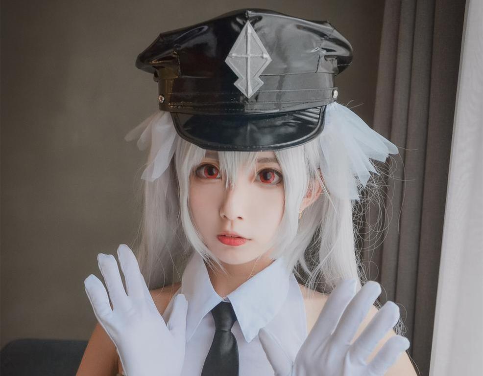 清颜真德秀口吐芬芳,精致妆容配上完美pose——原图照片 清颜真德秀口吐芬芳,精致妆容配上完美pose——原图照片