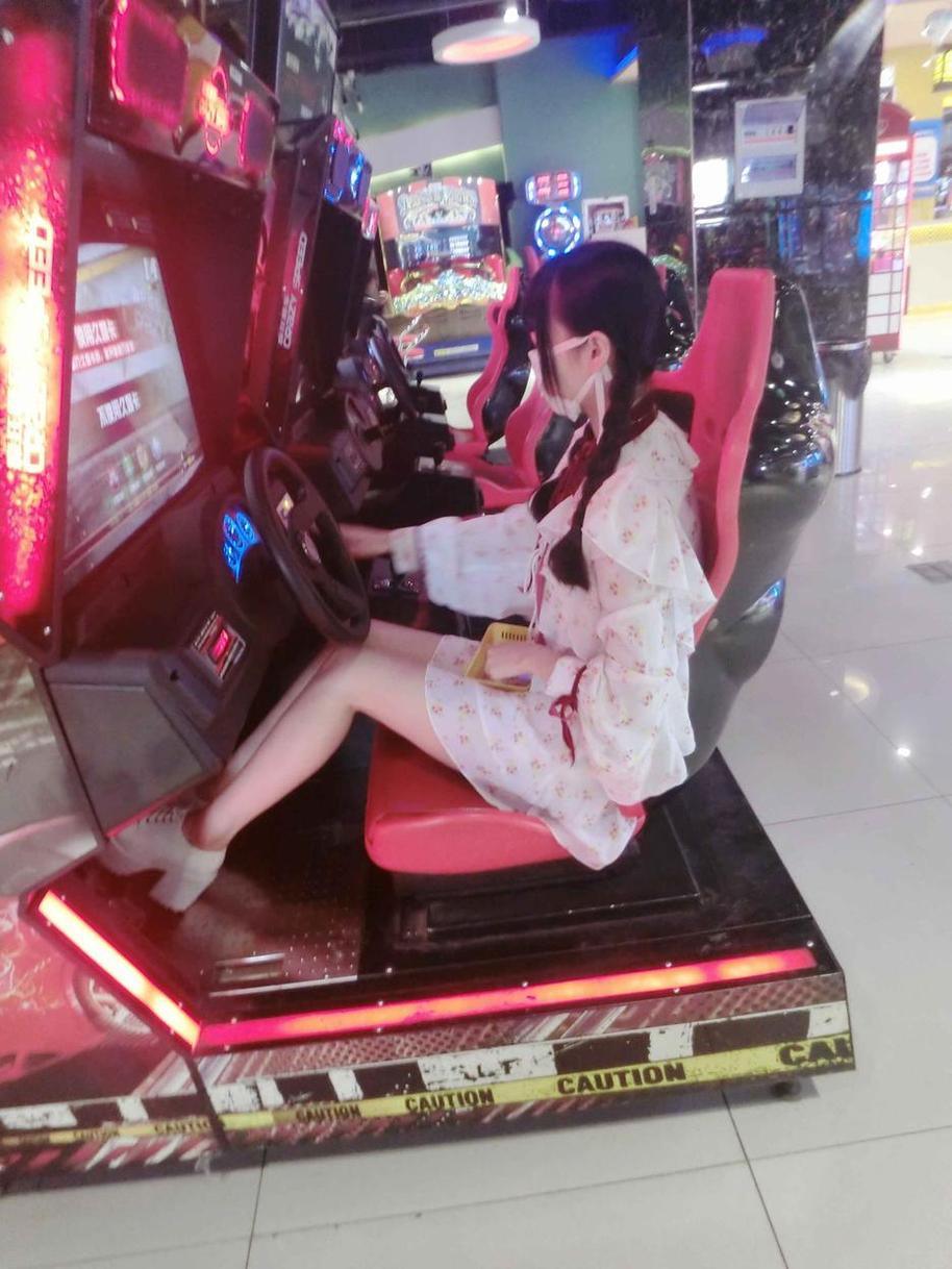 不容错过!双马尾赛高酱深圳校服美丽图大放送 不容错过!双马尾赛高酱深圳校服美丽图大放送